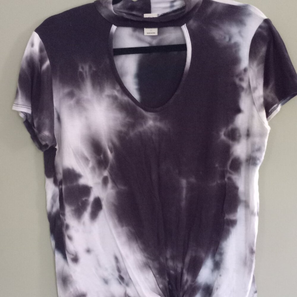 Cute cut out Tie dyed front tying top